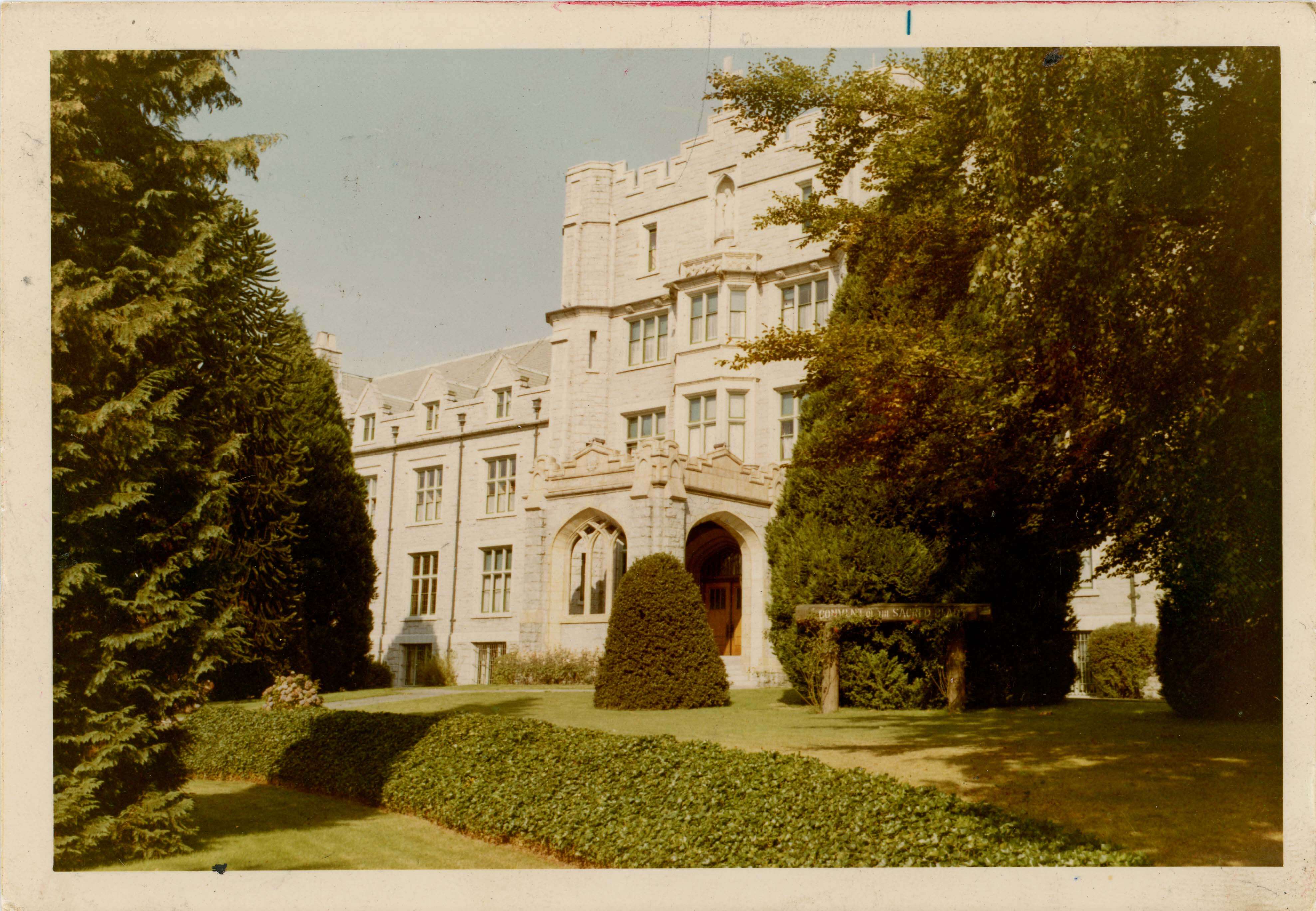 Front entrance of the Junior School building in 1982